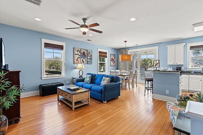 Additional photo 3 of property located at 5032 Old Appleton Way #2