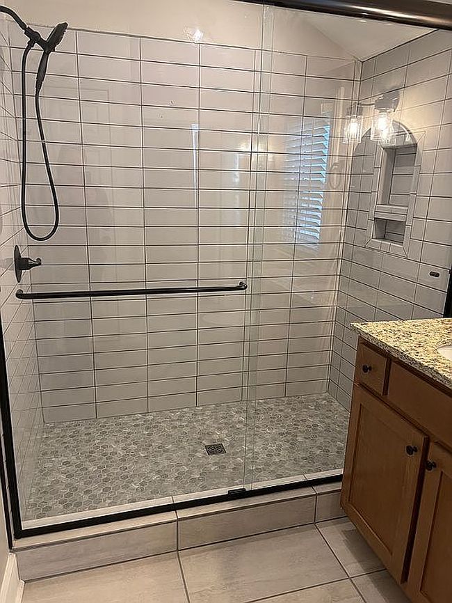 Image of 990 Maple St
