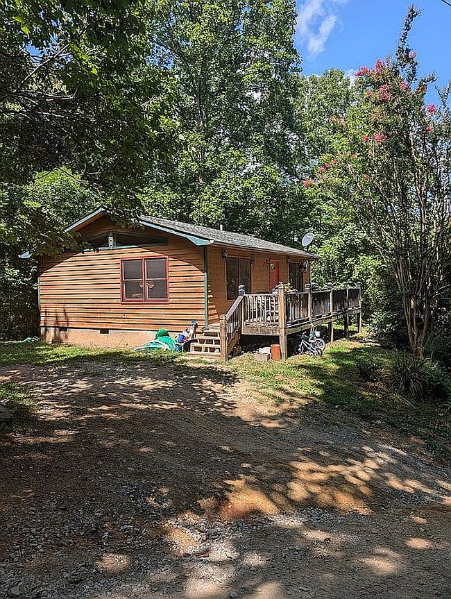 Photo of 276 Honeysuckle Rdg, Almond, NC