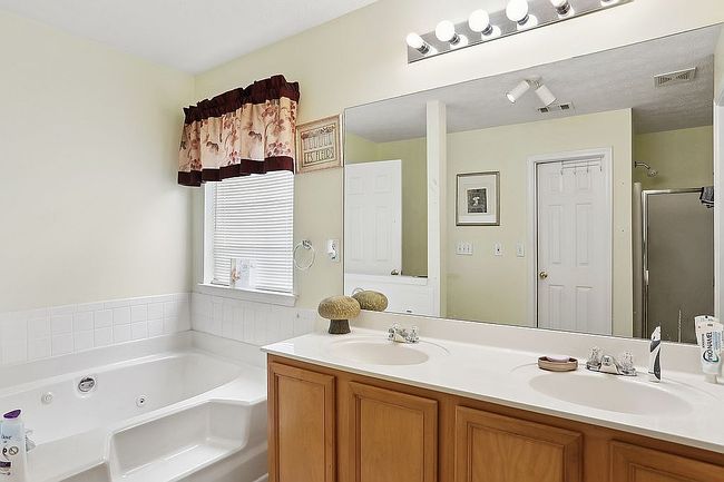 Photo of 3279 Rockmill Dr, Ellenwood, GA