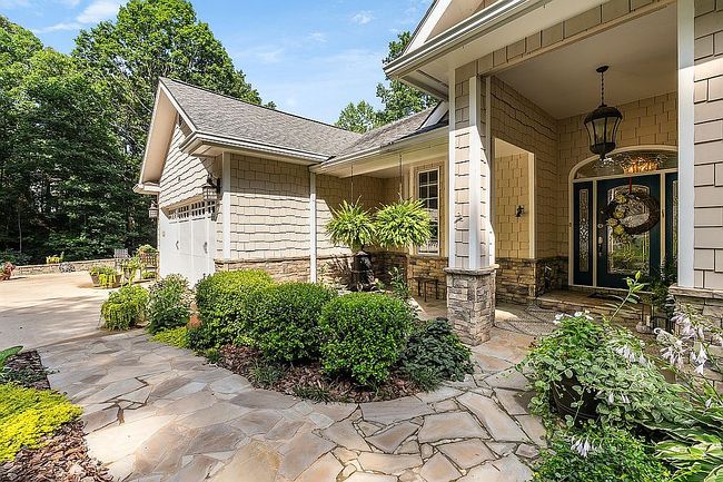 Additional photo 3 of property located at 94 Dawson Dr