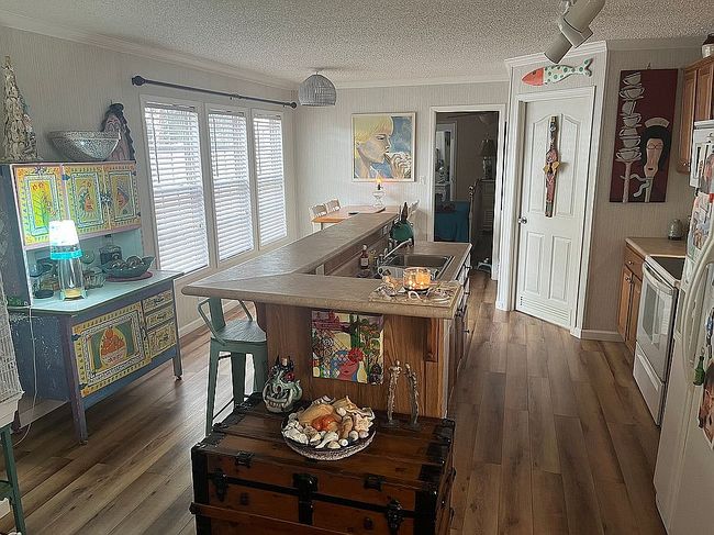 Image of 910 Cedar Point Blvd #52