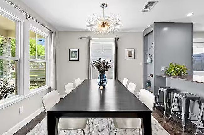 Photo of 1809 W 10th St, Austin, TX