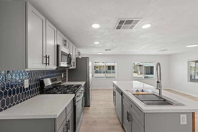 Photo of 410 N 67th Ln #240, Phoenix, AZ