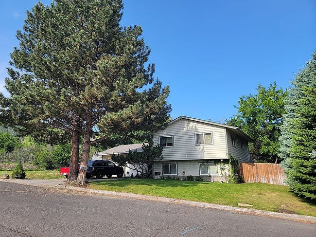 Image of 710 Hillcrest Dr