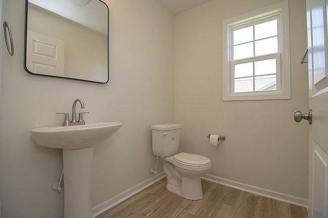 Photo of 158 Stratford Pl, Madison Heights, VA