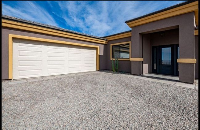 928 S Arivaca Rd, Golden Valley, AZ