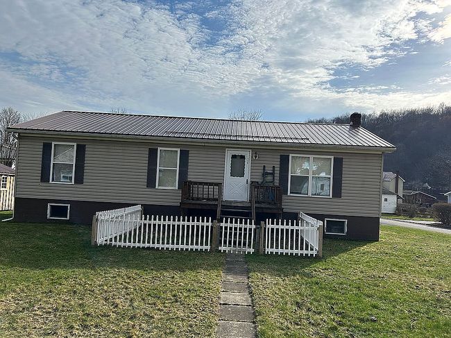 Image of 128 Adams St