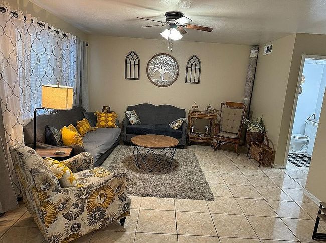 Photo of 6647 De Moss Dr, Houston, TX