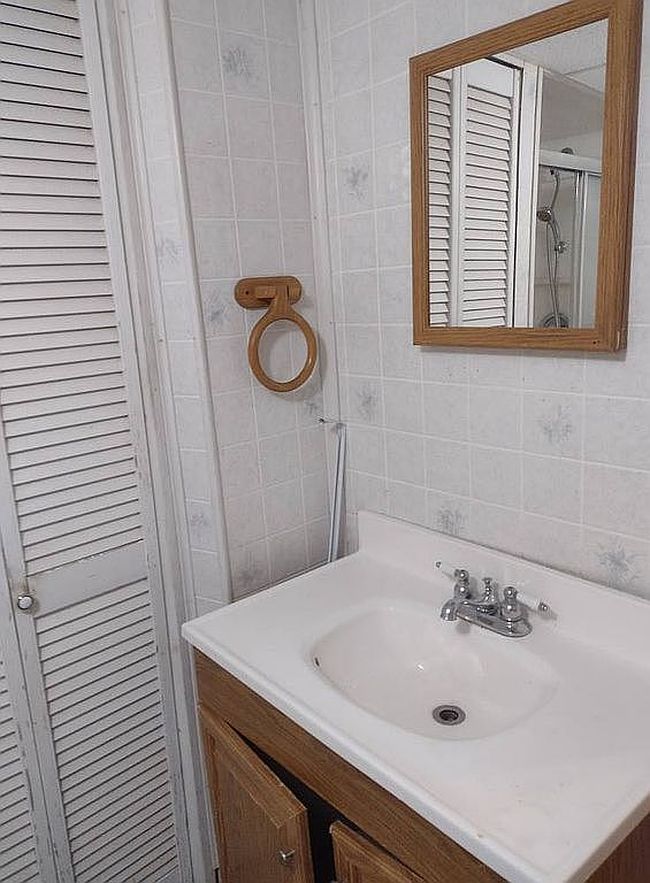 Image of 756 S Roth St