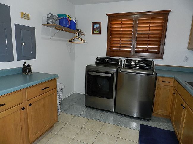 Photo of 1202 Miehls Dr, Carlsbad, NM