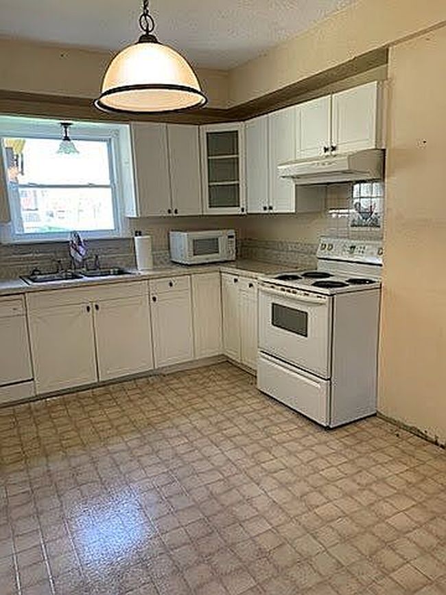 Image of 433 E Main St