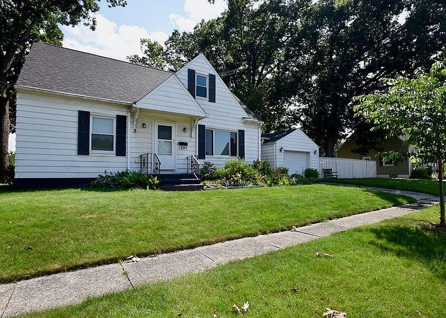 Photo of 1892 Malasia Rd, Akron, OH