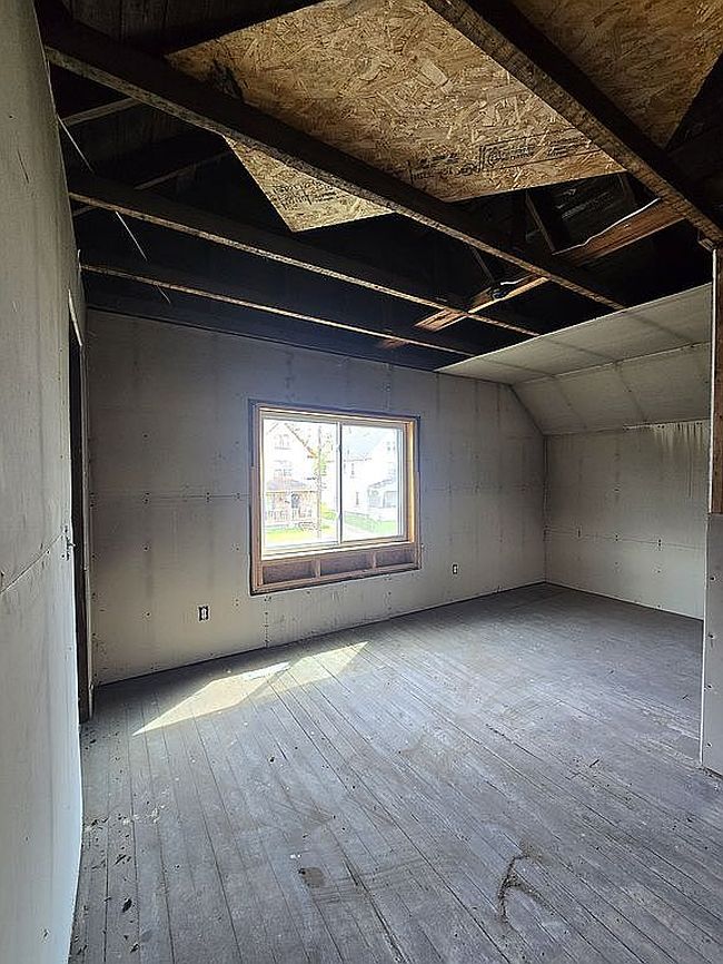 Image of 624 Dickson Ave