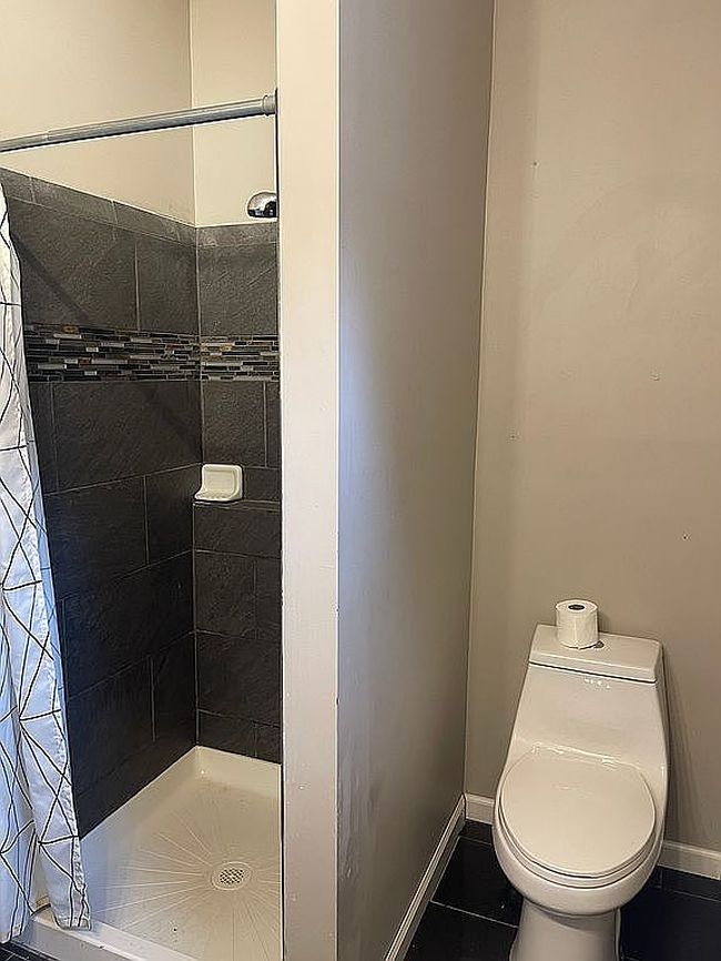 Additional photo 1 of property located at 2253 N Sydenham St