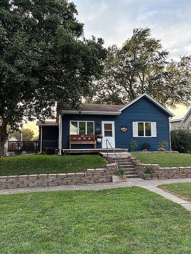 Photo of 404 N Poplar St