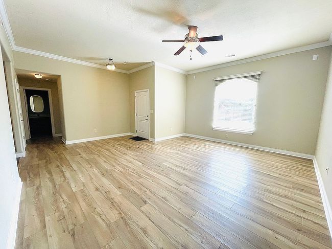 Additional photo 2 of property located at 4310 Zoe Ln