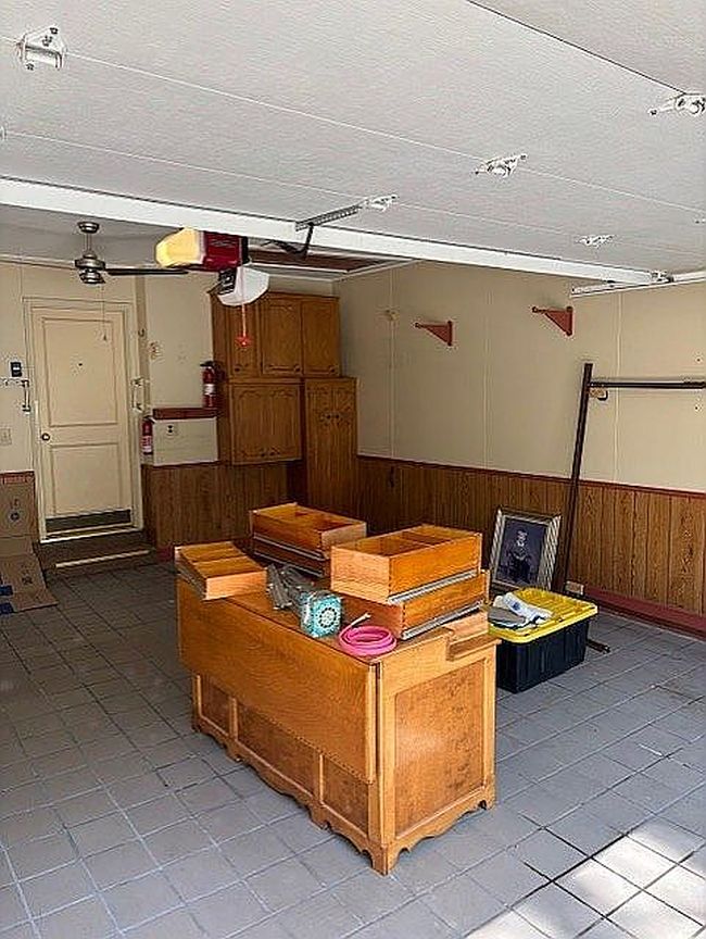 Image of 7921 Roe Ave