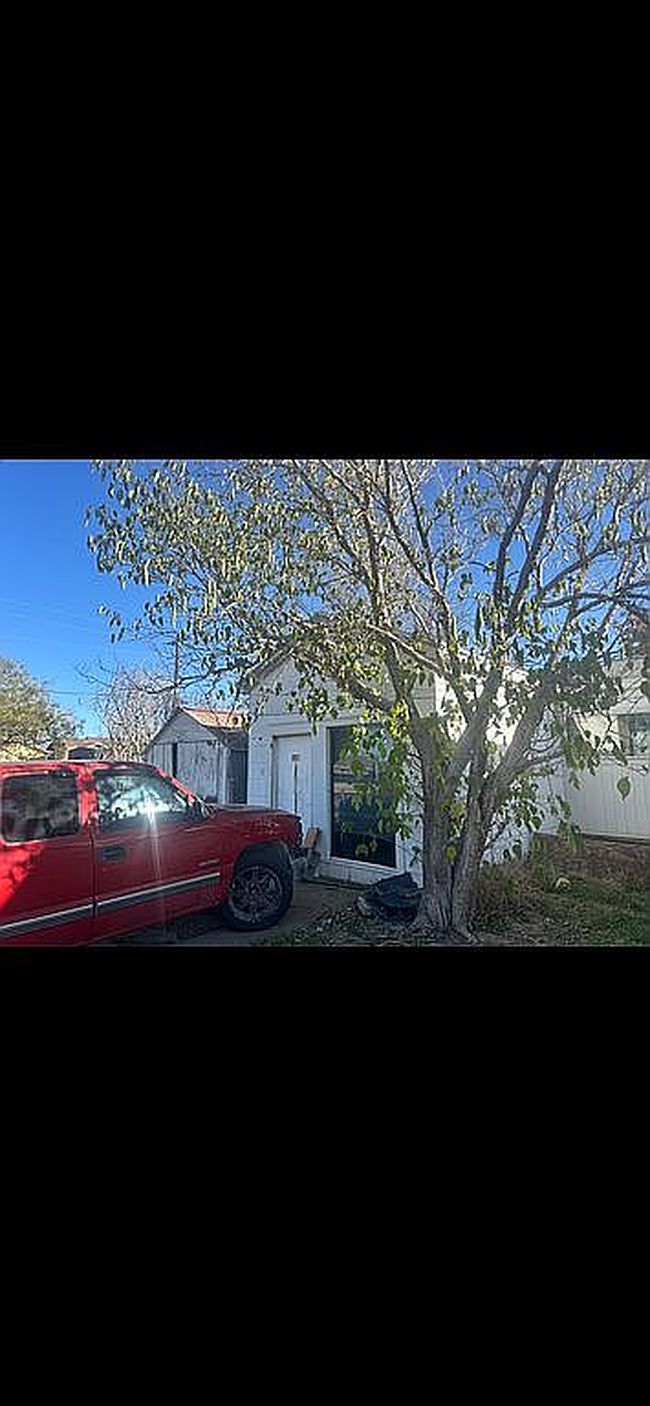 Image of 400 E 18th St