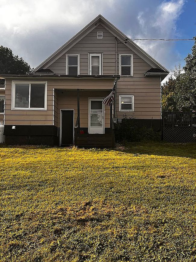 Photo of 48 E Jarvi Rd, Negaunee, MI