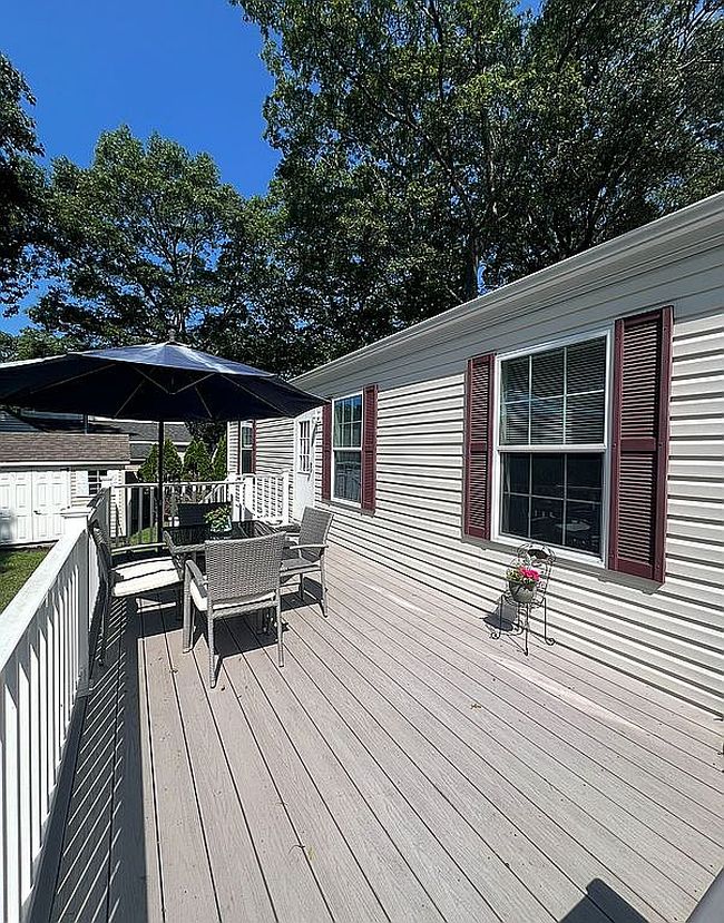 Photo of 658 Sound Ave #G6, Calverton, NY