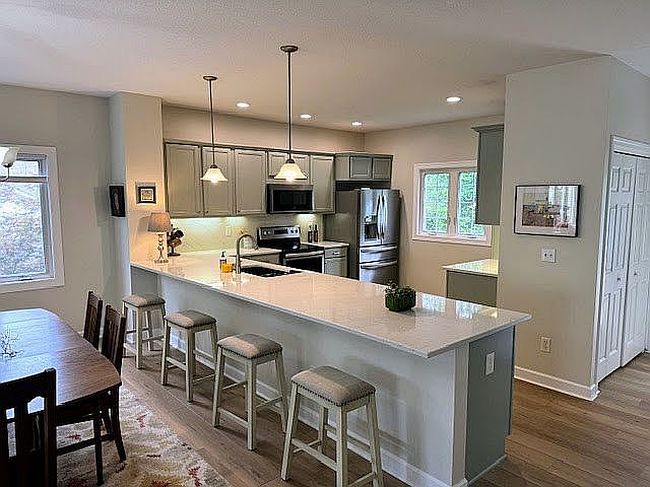 Additional photo 1 of property located at 5605 Meredith Dr #8A