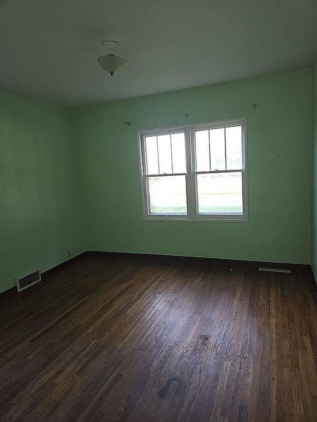 Photo of 425 2nd St, Collins, IA