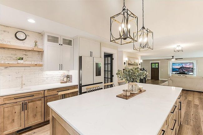 Image of 223 N Balm St
