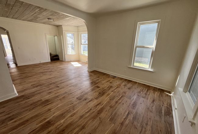 Image of 252 E 13th St