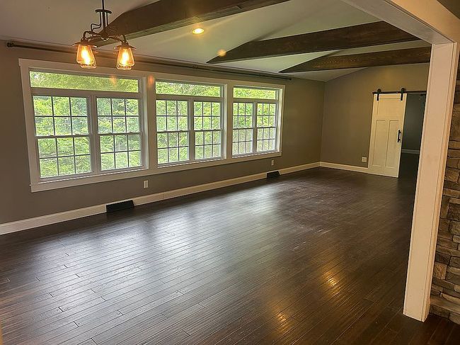 Image of 2 Longview Ln
