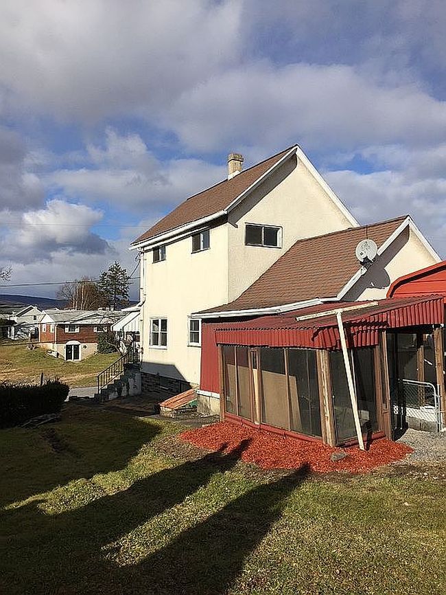 Photo of 3341 Pittston Ave, Moosic, PA