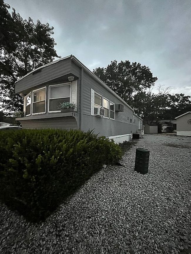 Photo of 301 Aviary Way, Toms River, NJ