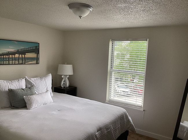 Image of 1098 Passover Rd #201