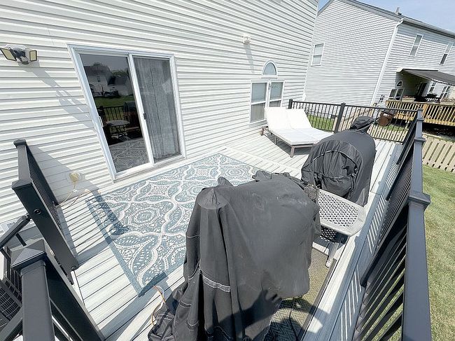 Photo of 3928 Creekwood Dr, Lewis Center, OH