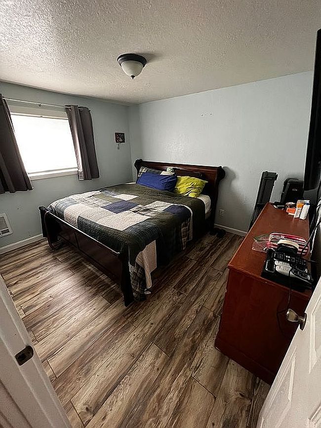 Additional photo 1 of property located at 572 Se Jetty Ave