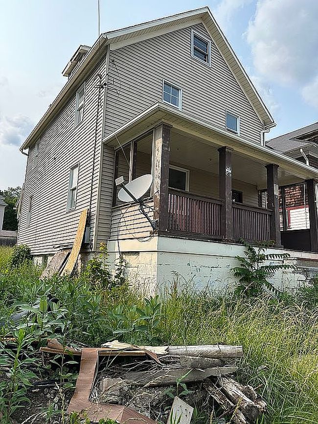 Image of 383 Beatrice Ave