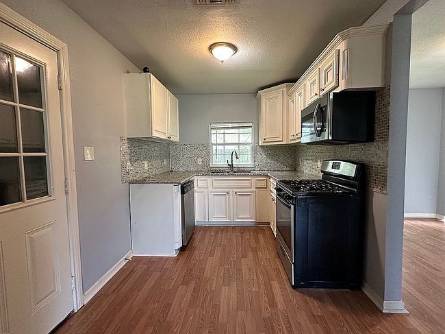 Photo of 1826 Wayside Dr, Texas City, TX