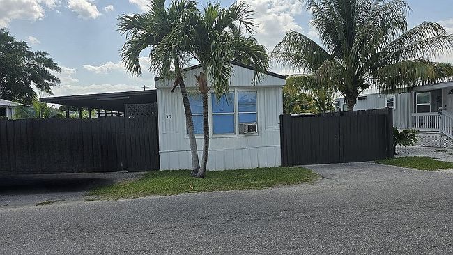 Image of 451 Se 8th St Lot 39
