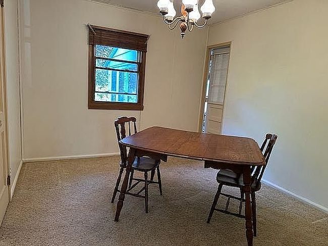 Photo of 3704 Robinhood Ter, Midland, MI