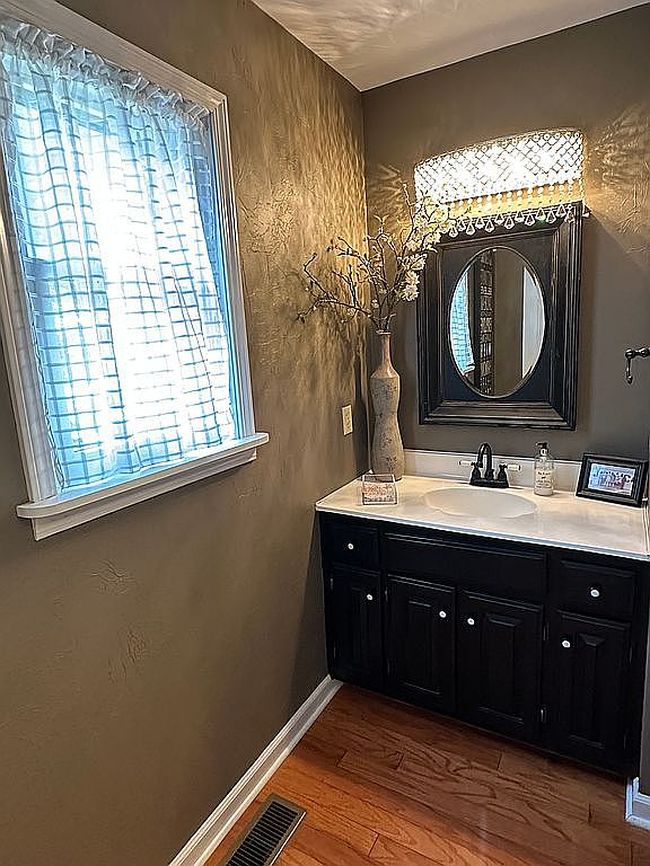 Photo of 235 Oxford St, Hopkinsville, KY