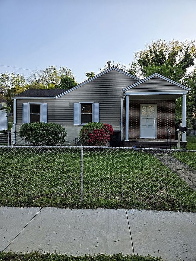 Photo of 909 Lanier Ave, Danville, VA