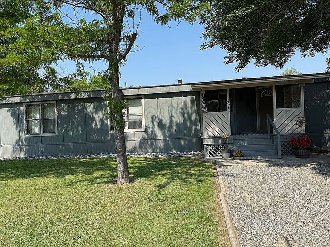 Photo of 427 N 4th St, Columbus, MT