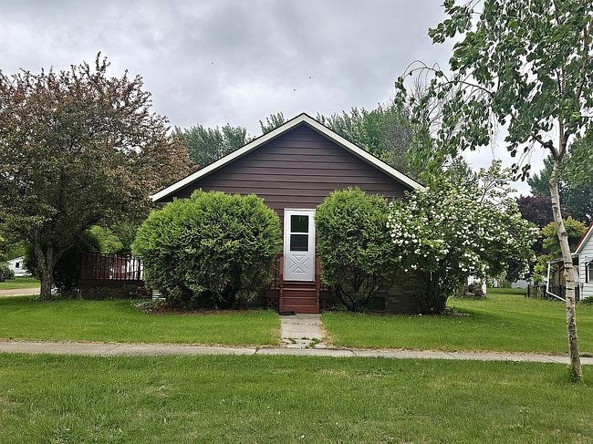 Photo of 1520 Clary St, Worthington, MN