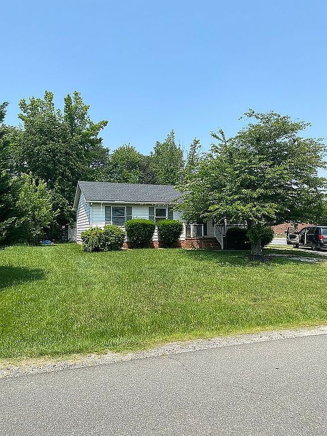 Photo of 5901 Griffith Way, Fredericksburg, VA