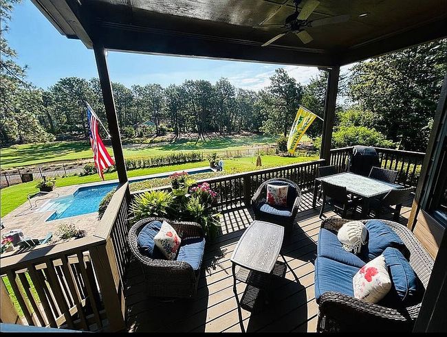 Additional photo 3 of property located at 545 Central Dr