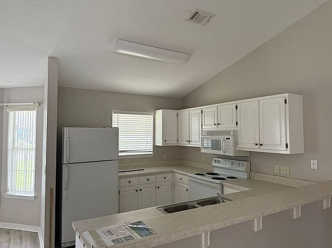 Preview of property located at 4971 Spencer Oaks Blvd