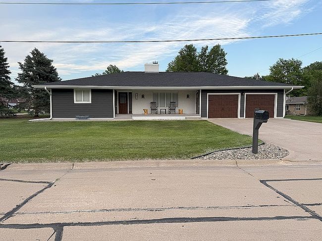 Additional photo 1 of property located at 1014 Tee St