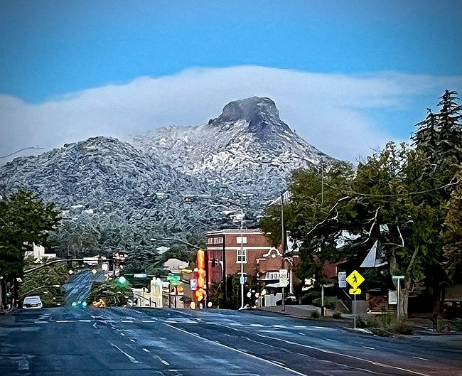 Preview of property located at 1110 W Carlock Dr