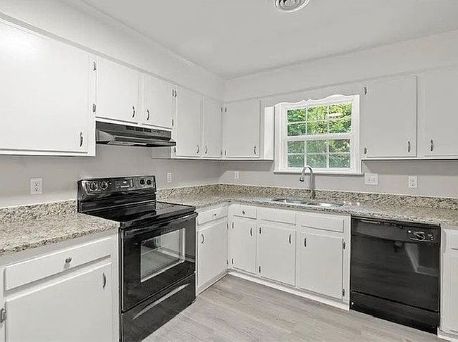 Additional photo 2 of property located at 4106 Cliffwood Ct