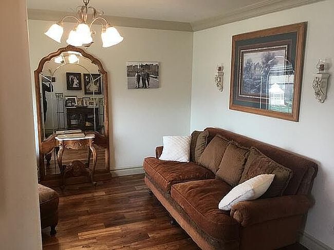 Additional photo 1 of property located at 1015 N Valley View Dr